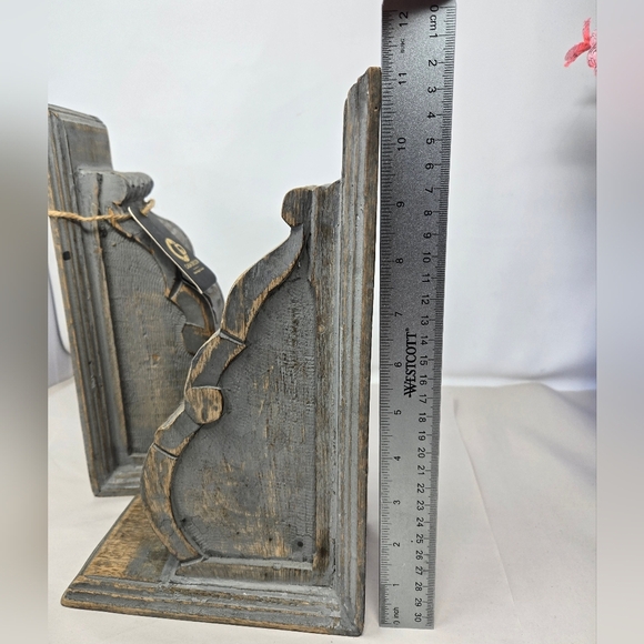 Casa Decor Corbel Large Book End Handcarved Distressed to Look Vintage Gray Wash - Picture 6 of 8